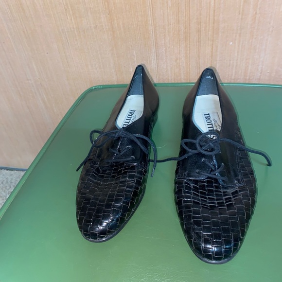 Vintage Leather Trotters Lace Up Oxfords - Picture 5 of 10